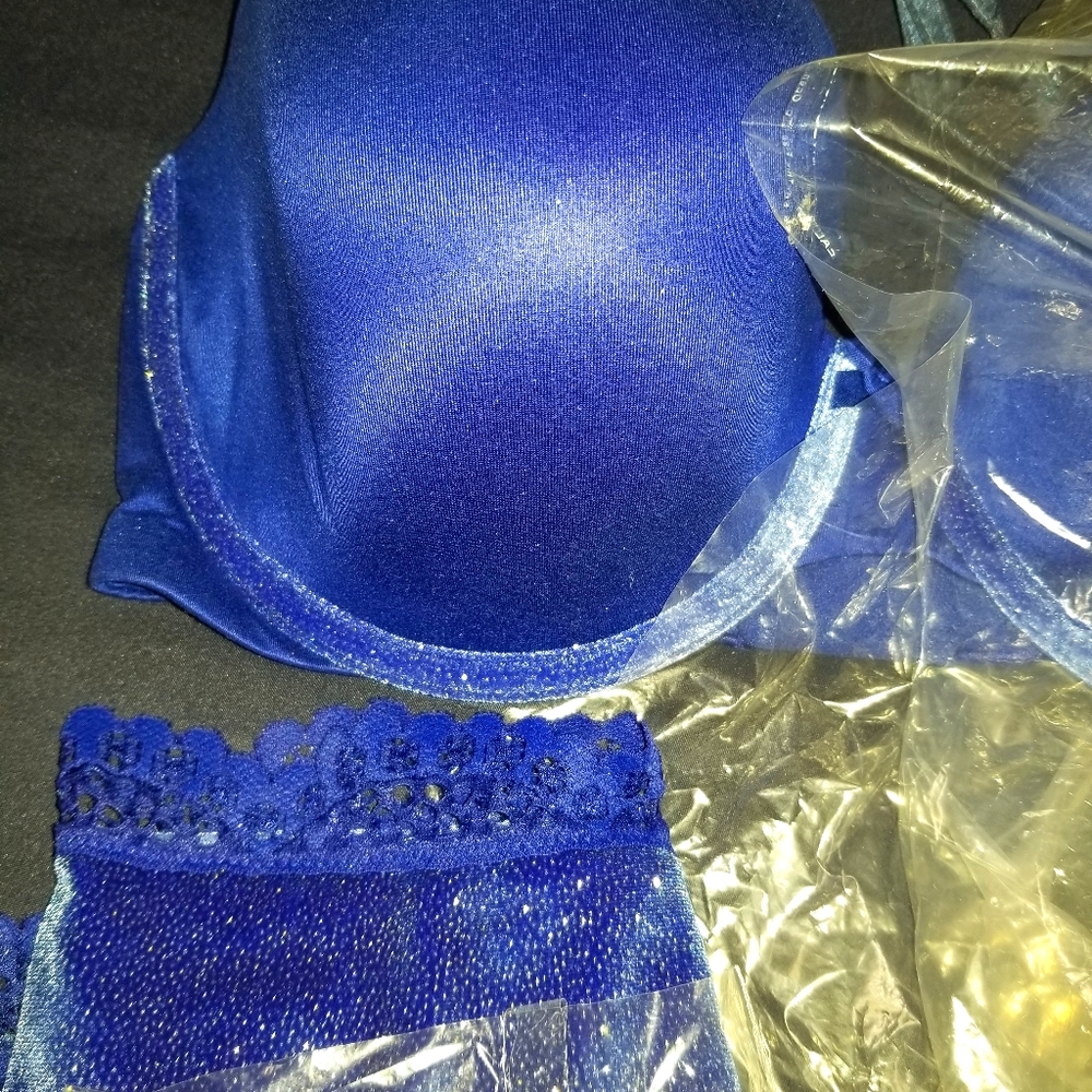 VS Bra 36DDD & Panty XL Set